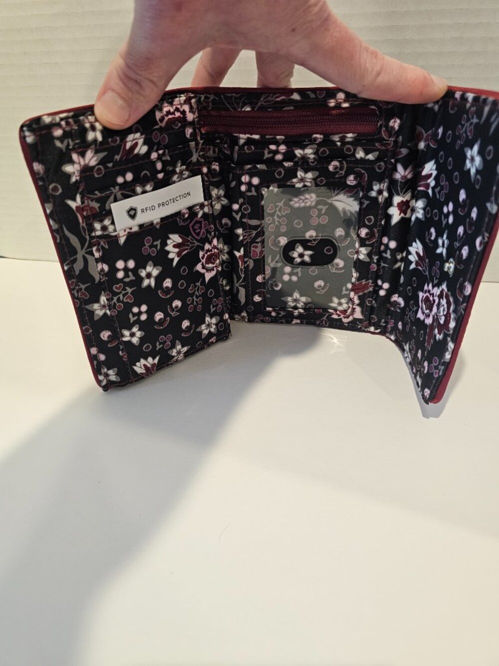 NWT Vera Bradley RFID Riley Compact Wallet Berry Red Flowers - Picture 7 of 11
